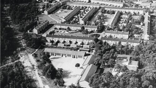 Luchtfoto van de Militaire wijk in Rijen-Zuid in 1962